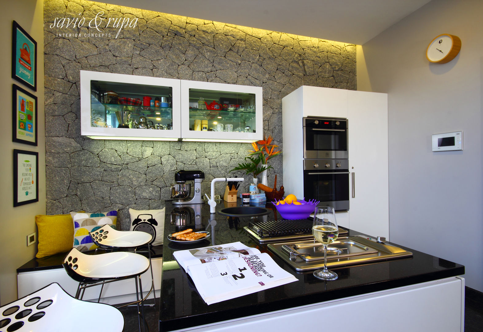 Designer's Den, Savio and Rupa Interior Concepts Savio and Rupa Interior Concepts Cocinas escandinavas Mesadas de cocina