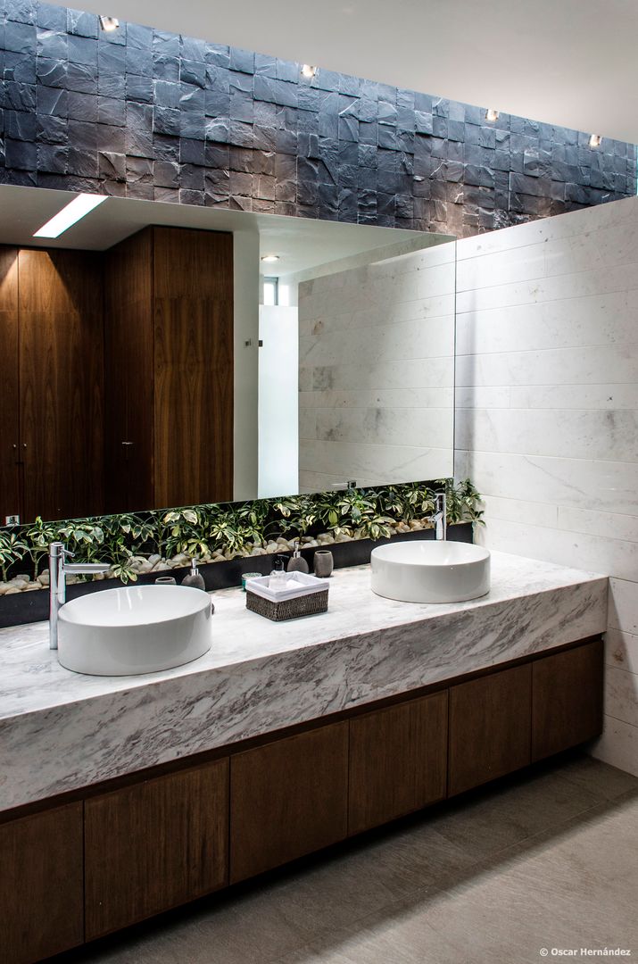 casaMEZQUITE, BAG arquitectura BAG arquitectura Modern bathroom Marble