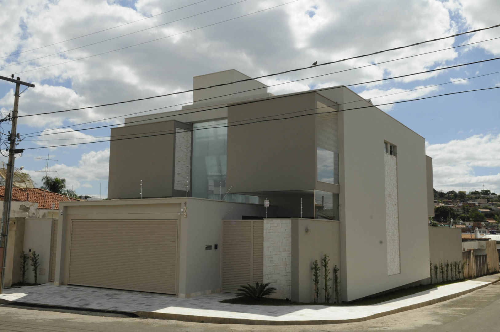 Residência AVS, A/ZERO Arquitetura A/ZERO Arquitetura 現代房屋設計點子、靈感 & 圖片