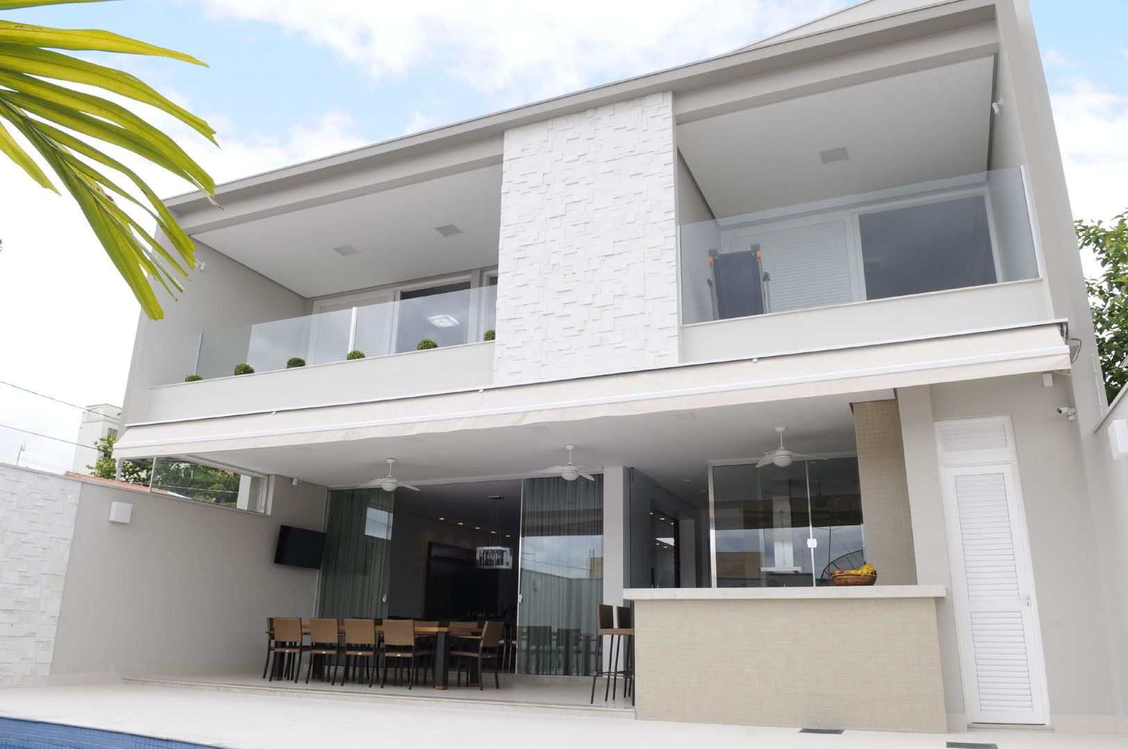 Residência AVS, A/ZERO Arquitetura A/ZERO Arquitetura Modern Balkon, Veranda & Teras