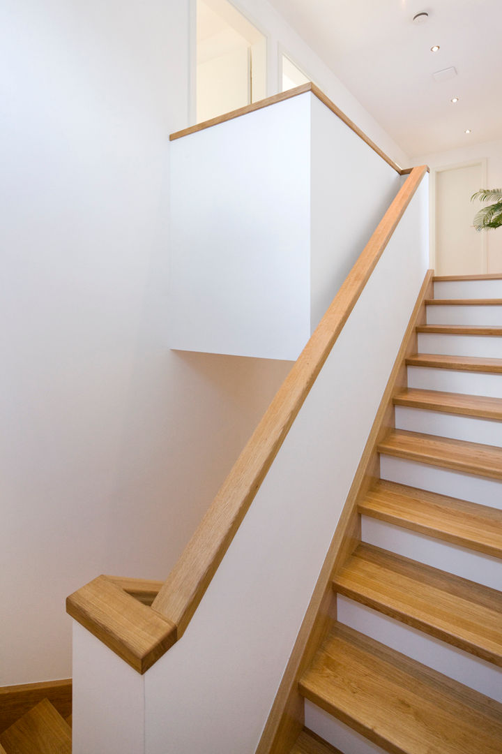 Holzrahmenbau, puschmann architektur puschmann architektur Modern corridor, hallway & stairs