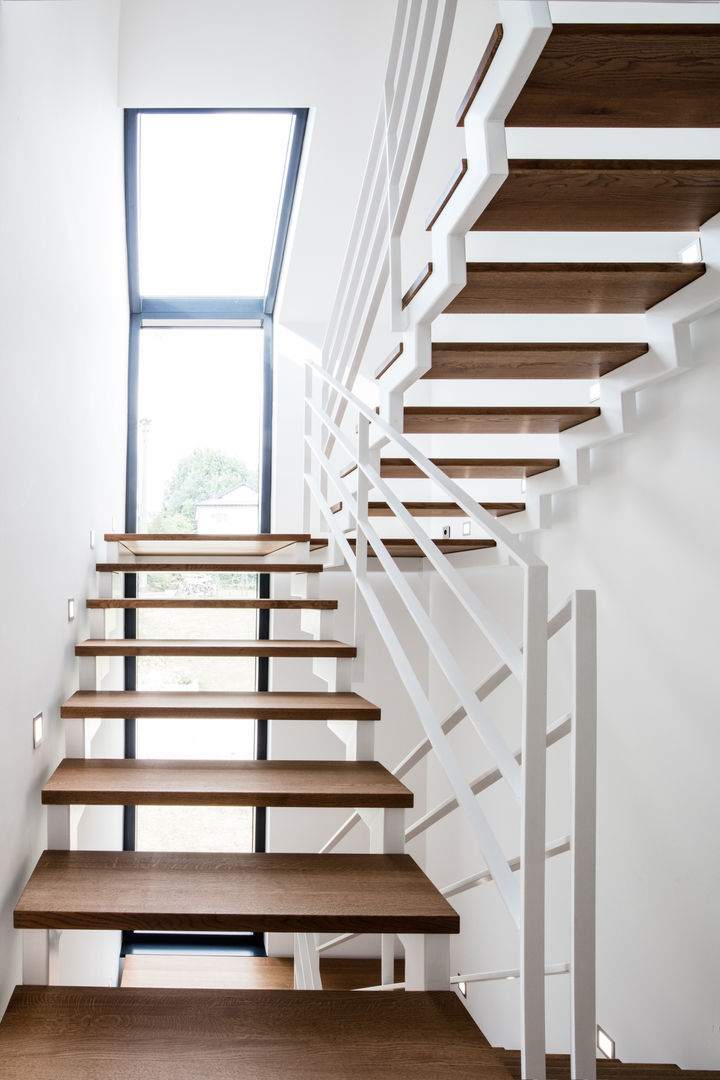 ZI11 Einfamilienhaus im Kreis Göppingen, Schiller Architektur BDA Schiller Architektur BDA Pasillos, vestíbulos y escaleras modernos