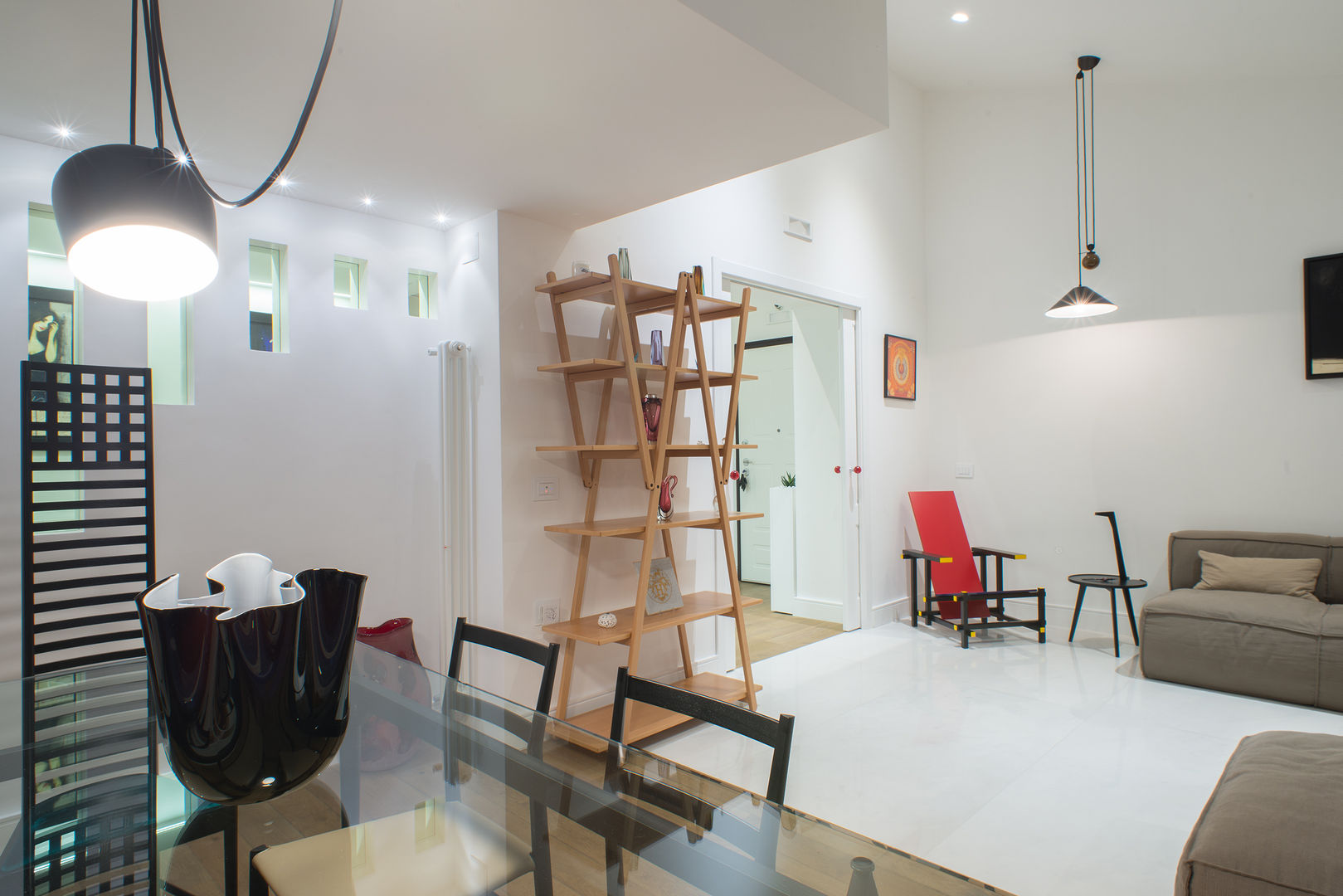 Un appartamento in centro, Mario Ferrara Mario Ferrara Phòng ăn phong cách hiện đại