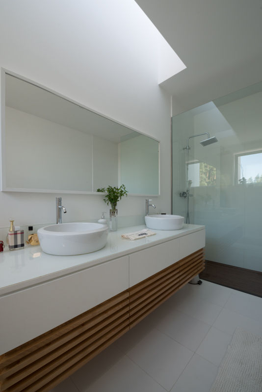Casa MR, BLK-Porto Arquitectura BLK-Porto Arquitectura Ванная комната в стиле минимализм