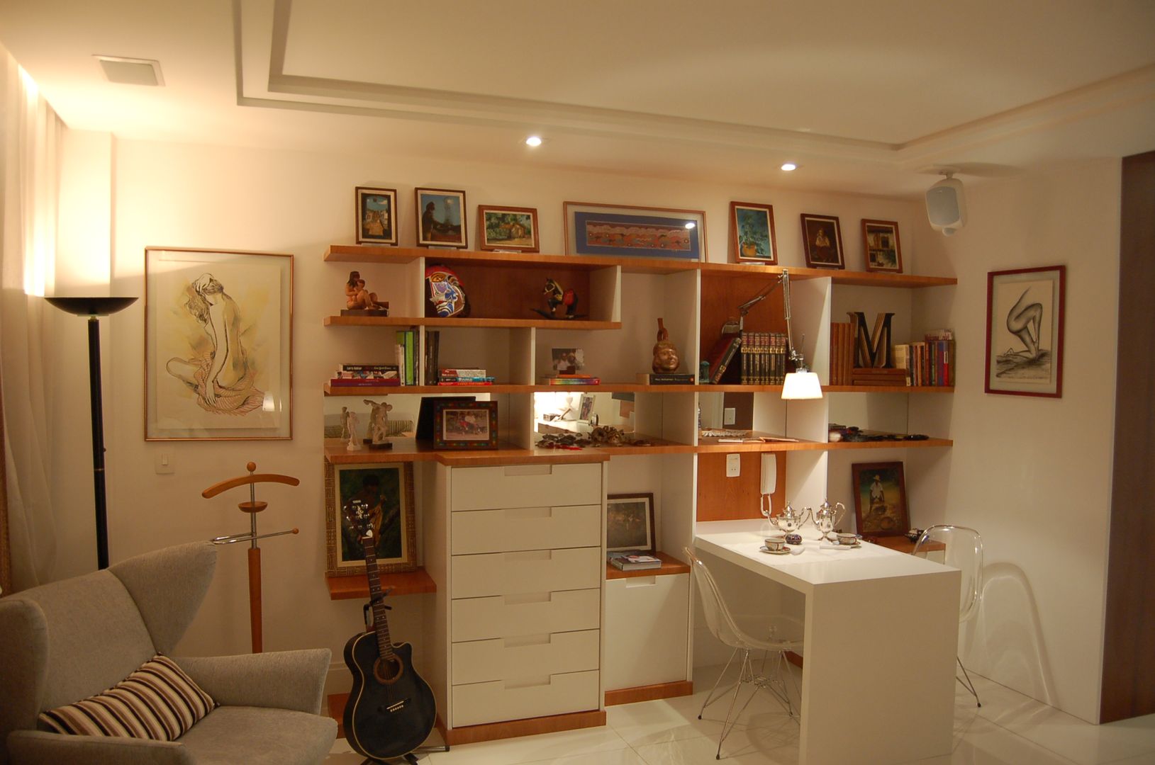 Apartamento Monsenhor, Emmilia Cardoso Designers Associados Emmilia Cardoso Designers Associados Chambre moderne