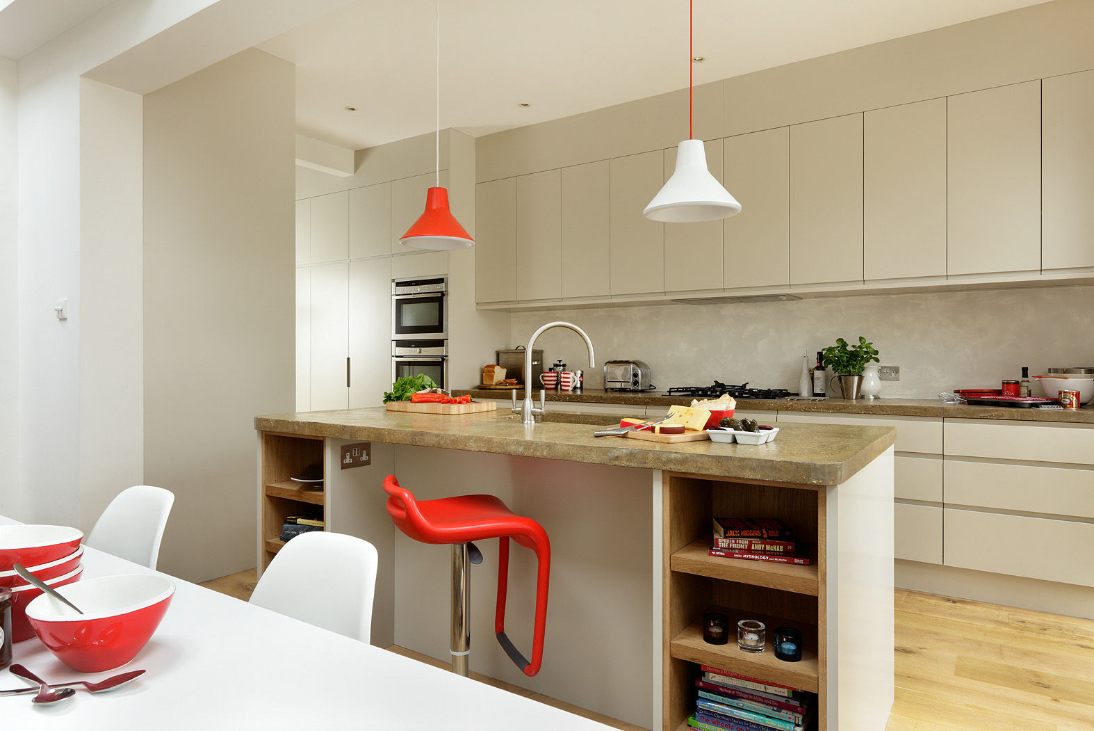 KITCHENS: The Ladbroke Cue & Co of London Modern kitchen