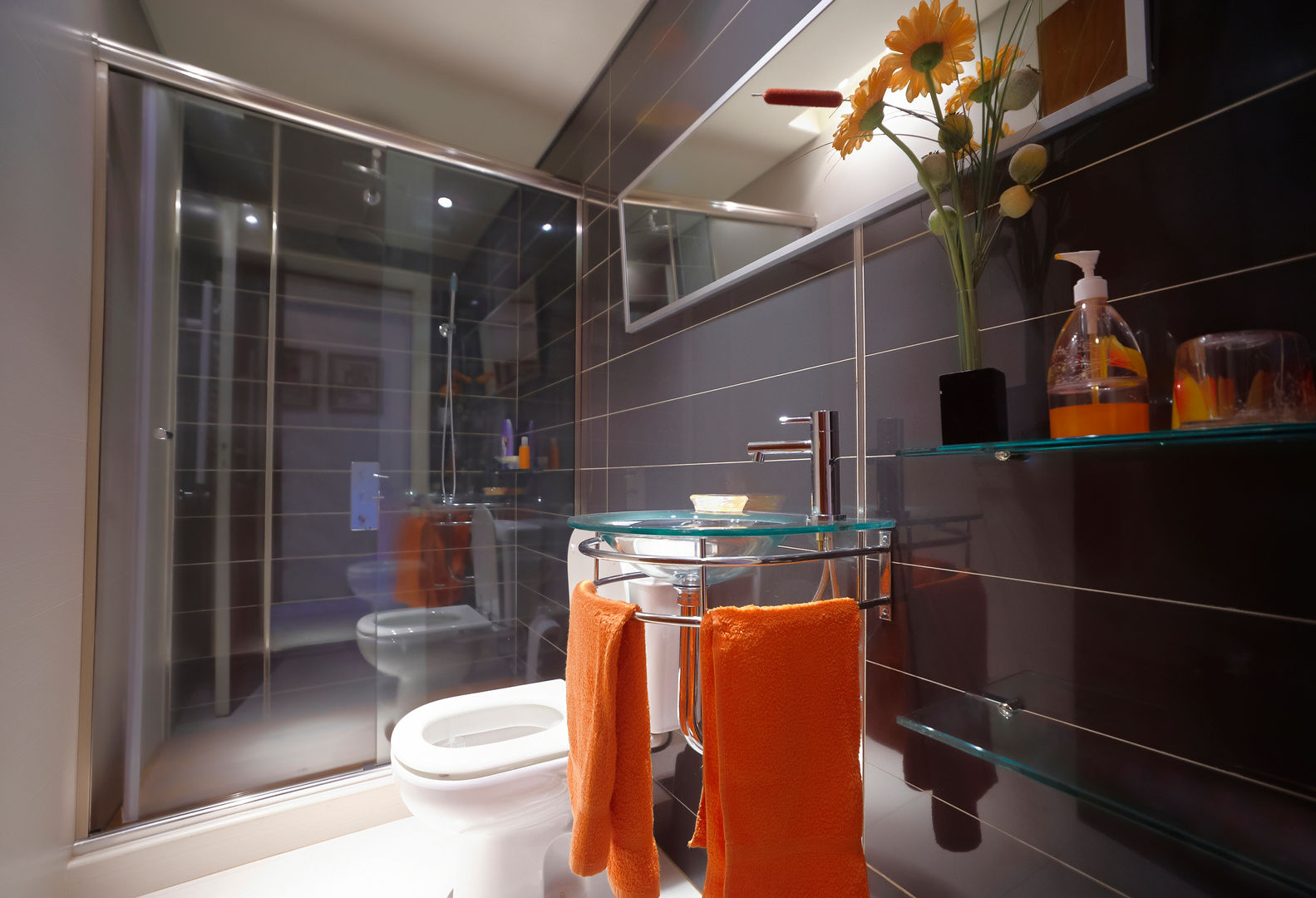 homify Modern style bathrooms Ceramic