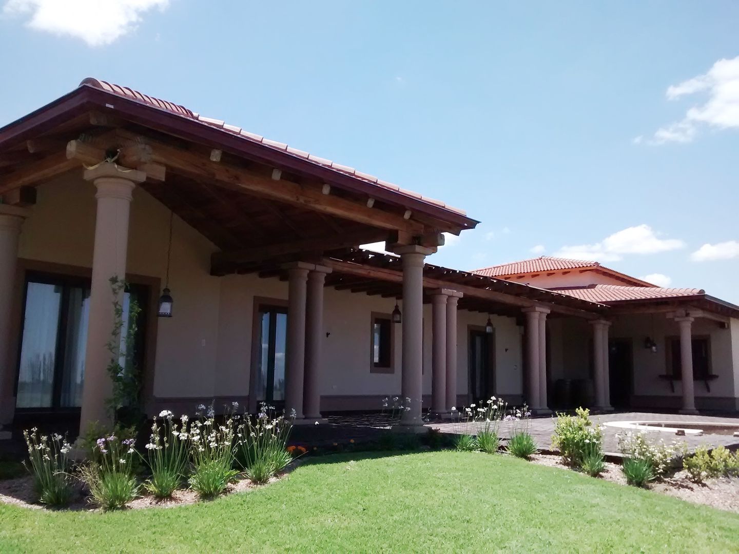 Vivienda en Algodon Wine Estates - Lote E12, Azcona Vega Arquitectos Azcona Vega Arquitectos Rustic style houses