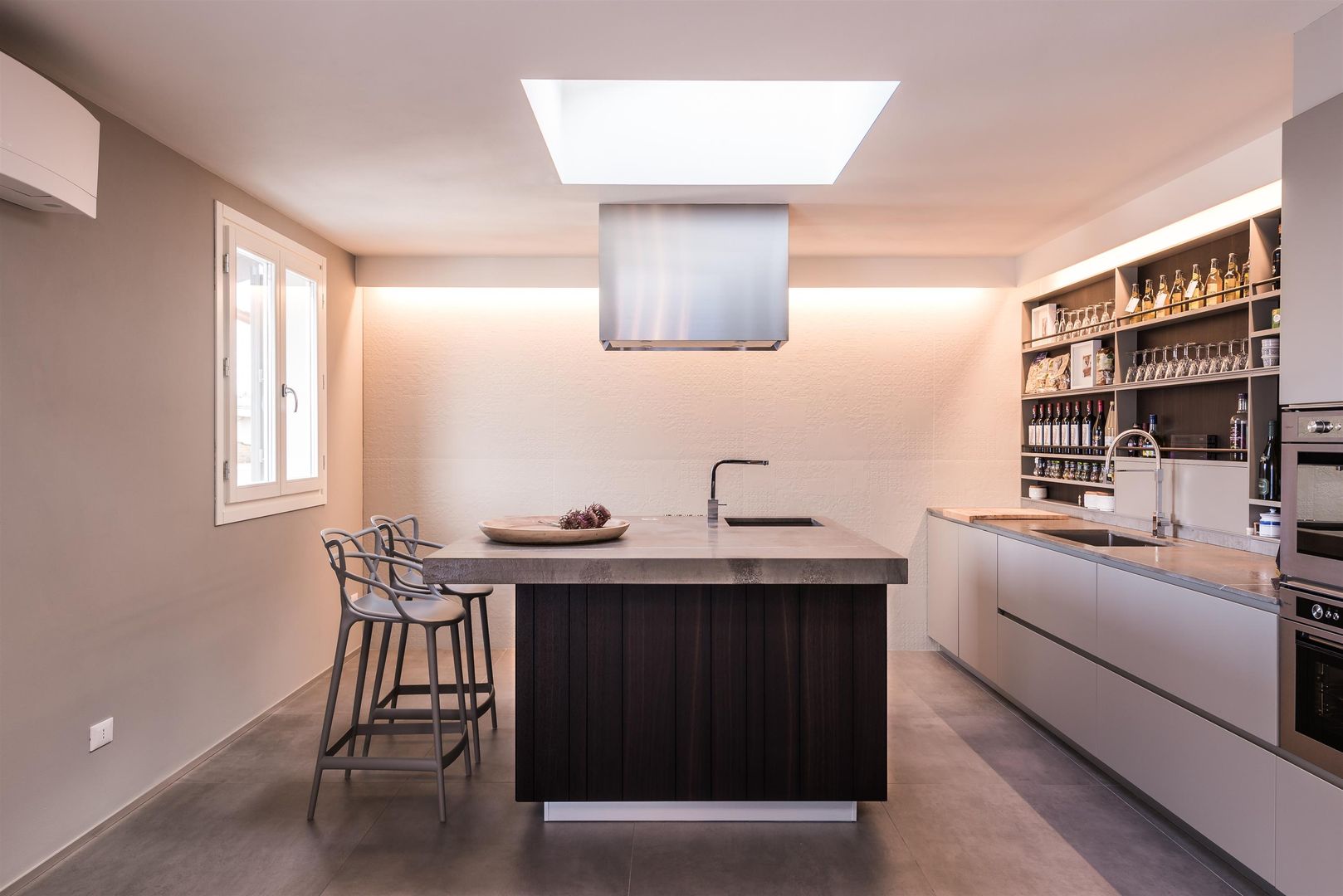 art collector loft, studiooxi studiooxi Minimalist kitchen