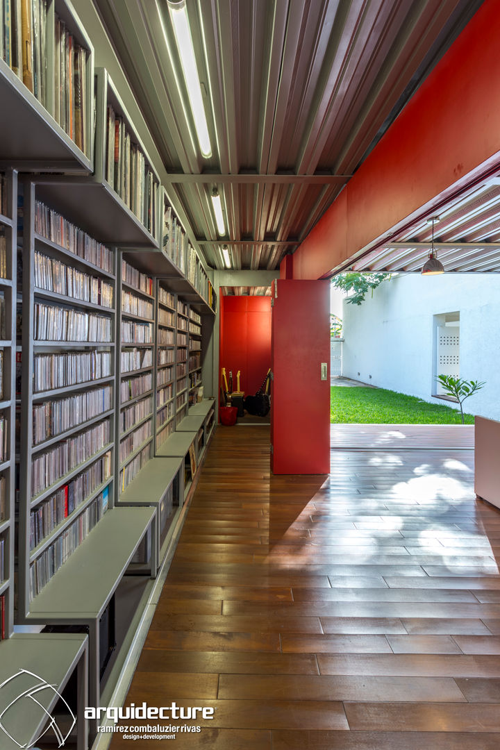 ESTUDIO 2XR, Adagio Arquitectos Adagio Arquitectos Closets de estilo industrial Madera Acabado en madera