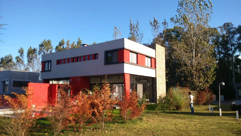 CASA CSHA, DS Arquitectos DS Arquitectos منازل