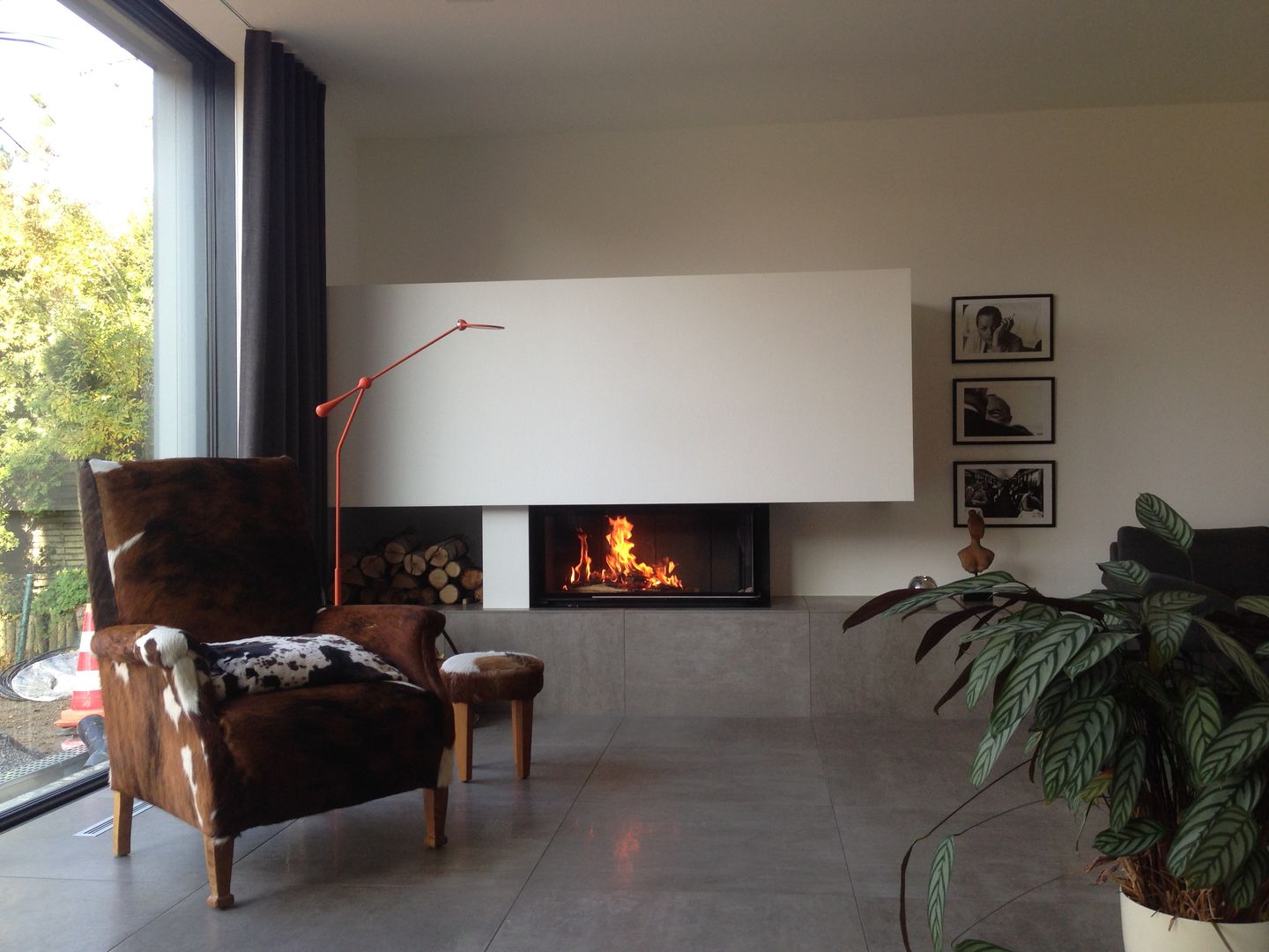 DESIGNKAMIN HOLZFEUERUNG, KAMINBAU | KRAUSE KAMINBAU | KRAUSE Livings modernos: Ideas, imágenes y decoración Chimeneas y accesorios