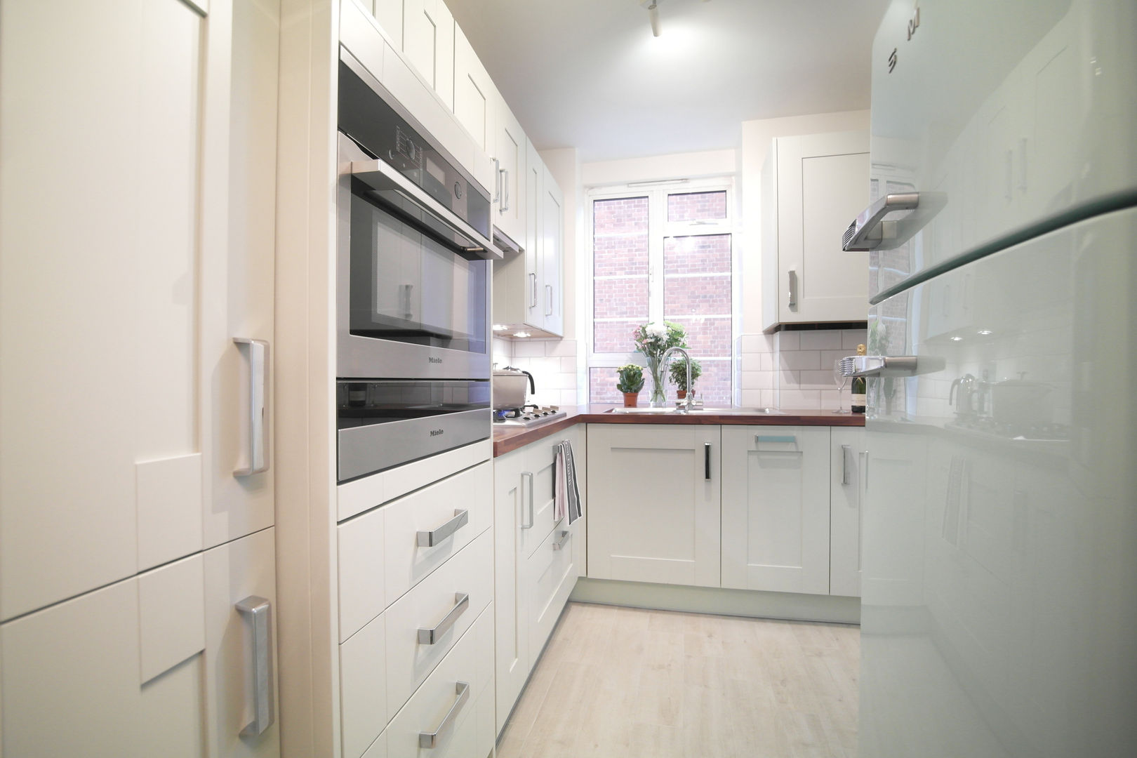 St John's Wood Patience Designs Studio Ltd Classic style kitchen interior,design,kitchen lighting,kitchen,traditional kitchen