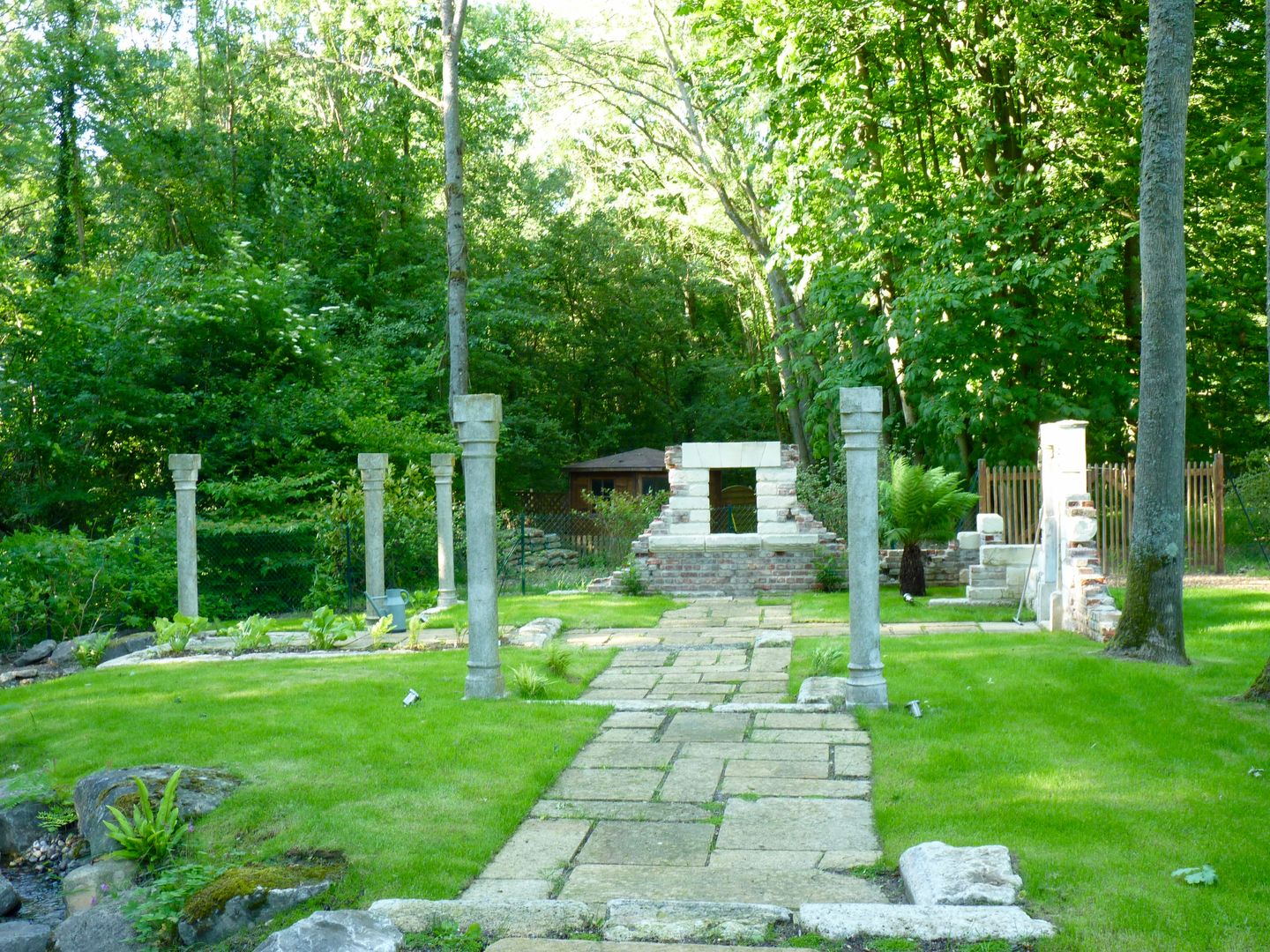 Reconstitution des thermes, Nature in the Garden Nature in the Garden Klasyczny ogród