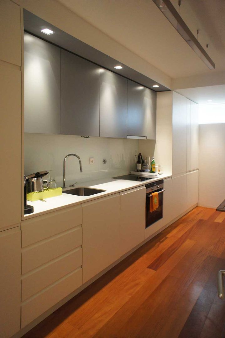 Apartamento T2 - Povoa de Varzim, B3C B3C Cocinas modernas: Ideas, imágenes y decoración