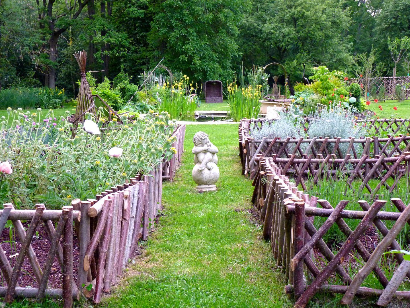 Jardin médiéval, Nature in the Garden Nature in the Garden Jardins clássicos