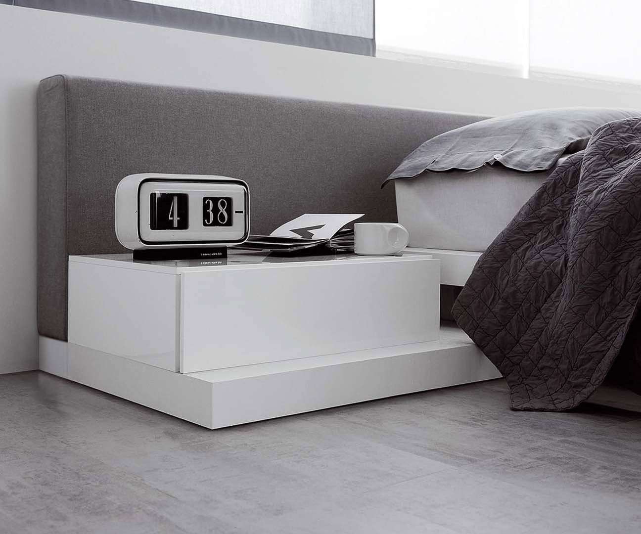 homify Kamar Tidur Modern Bedside tables