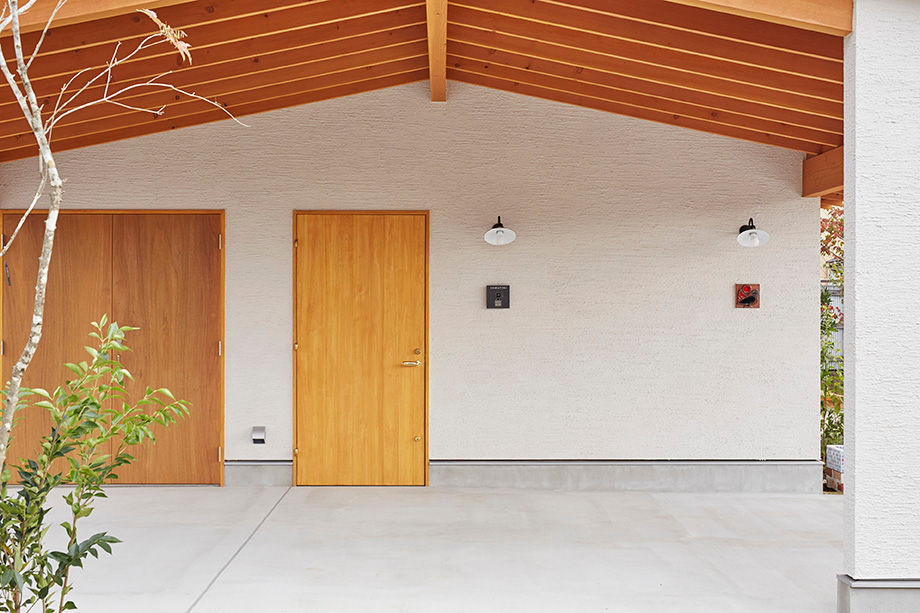 山崎の住宅, 一級建築士事務所co-designstudio 一級建築士事務所co-designstudio Scandinavian style garage/shed Wood Wood effect