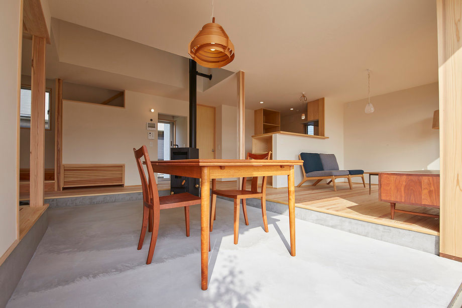 山崎の住宅, 一級建築士事務所co-designstudio 一級建築士事務所co-designstudio Sala da pranzo in stile scandinavo