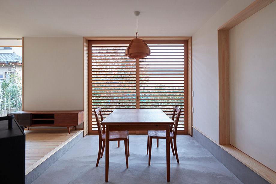 山崎の住宅, 一級建築士事務所co-designstudio 一級建築士事務所co-designstudio Sala da pranzo in stile scandinavo