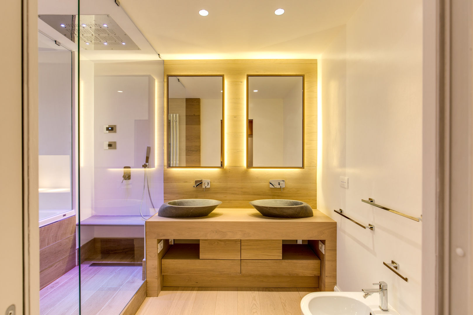 CAMILLUCCIA: Bello e Funzionato , MOB ARCHITECTS MOB ARCHITECTS Modern Bathroom