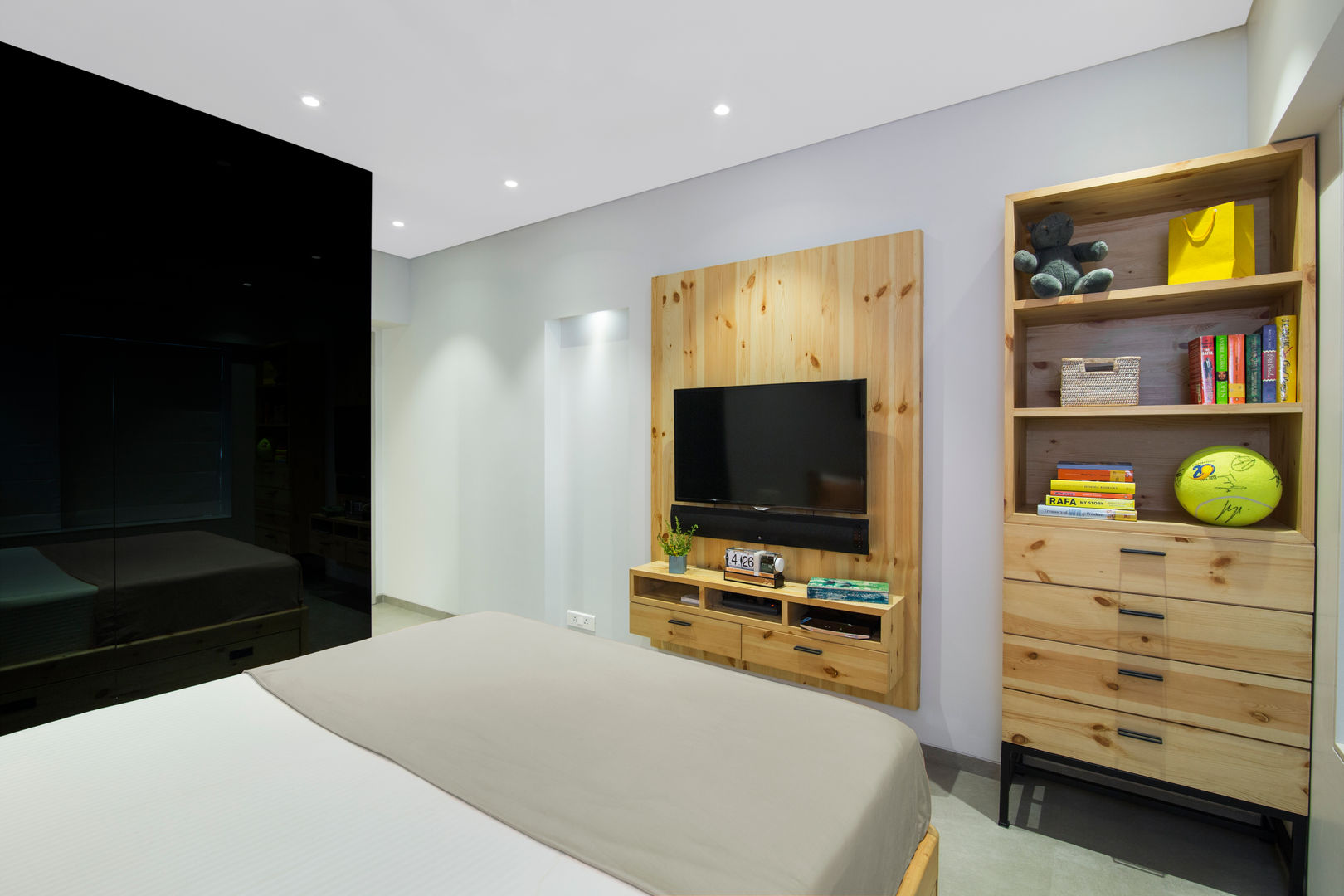 Residential - Lower Parel, Nitido Interior design Nitido Interior design 모던스타일 침실 우드 우드 그레인 침대 & 헤드 보드