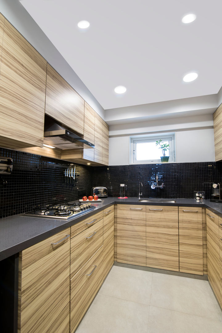 Residential - Lower Parel, Nitido Interior design Nitido Interior design Modern kitchen Wood Wood effect Cabinets & shelves