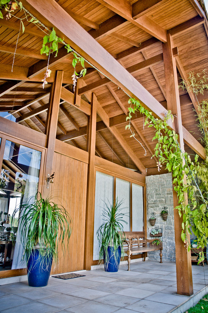 Casa na Serra . BB . Pedra Azul - ES, Carlos Eduardo de Lacerda Arquitetura e Planejamento Carlos Eduardo de Lacerda Arquitetura e Planejamento Terrace