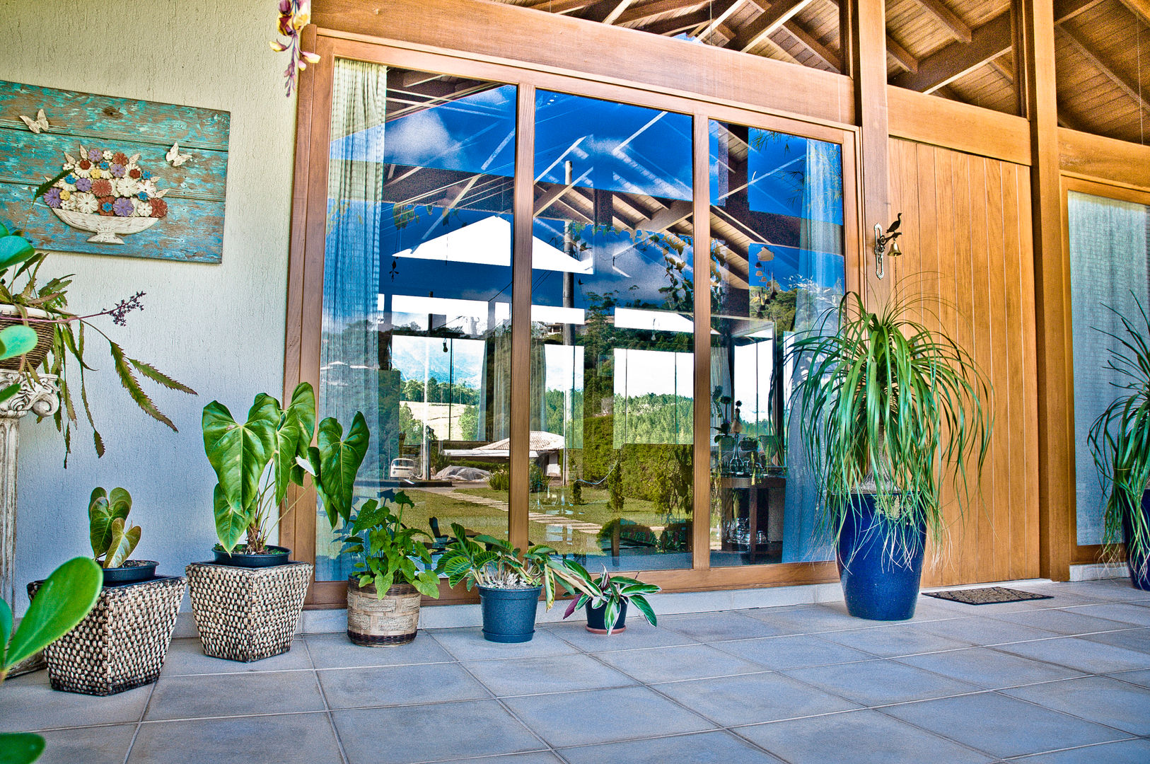 Casa na Serra . BB . Pedra Azul - ES, Carlos Eduardo de Lacerda Arquitetura e Planejamento Carlos Eduardo de Lacerda Arquitetura e Planejamento Balcone, Veranda & Terrazza in stile rurale