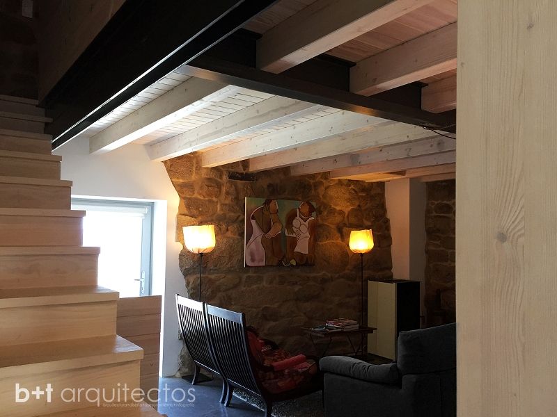 Rehabilitación de molino en Requeixo, b+t arquitectos b+t arquitectos Country style dining room