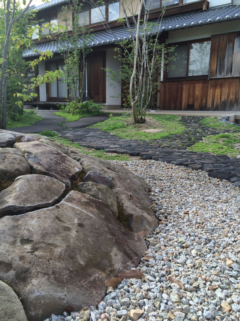 狩山邸, 造園 武 造園 武 Jardines de estilo moderno