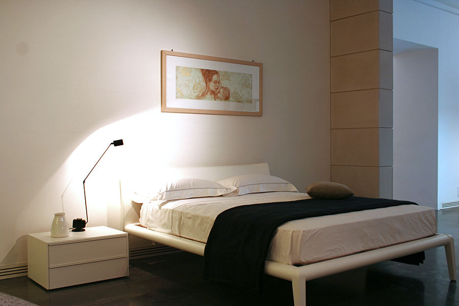 Espressioni artistiche, Arch. Vittoria Ribighini Arch. Vittoria Ribighini Kamar Tidur Modern Beds & headboards