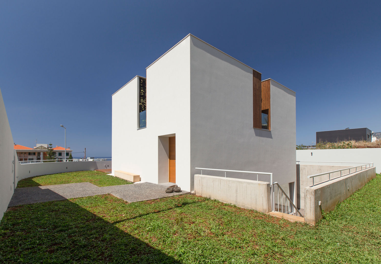 House in Ajuda, Studio Dois Studio Dois Casas estilo moderno: ideas, arquitectura e imágenes