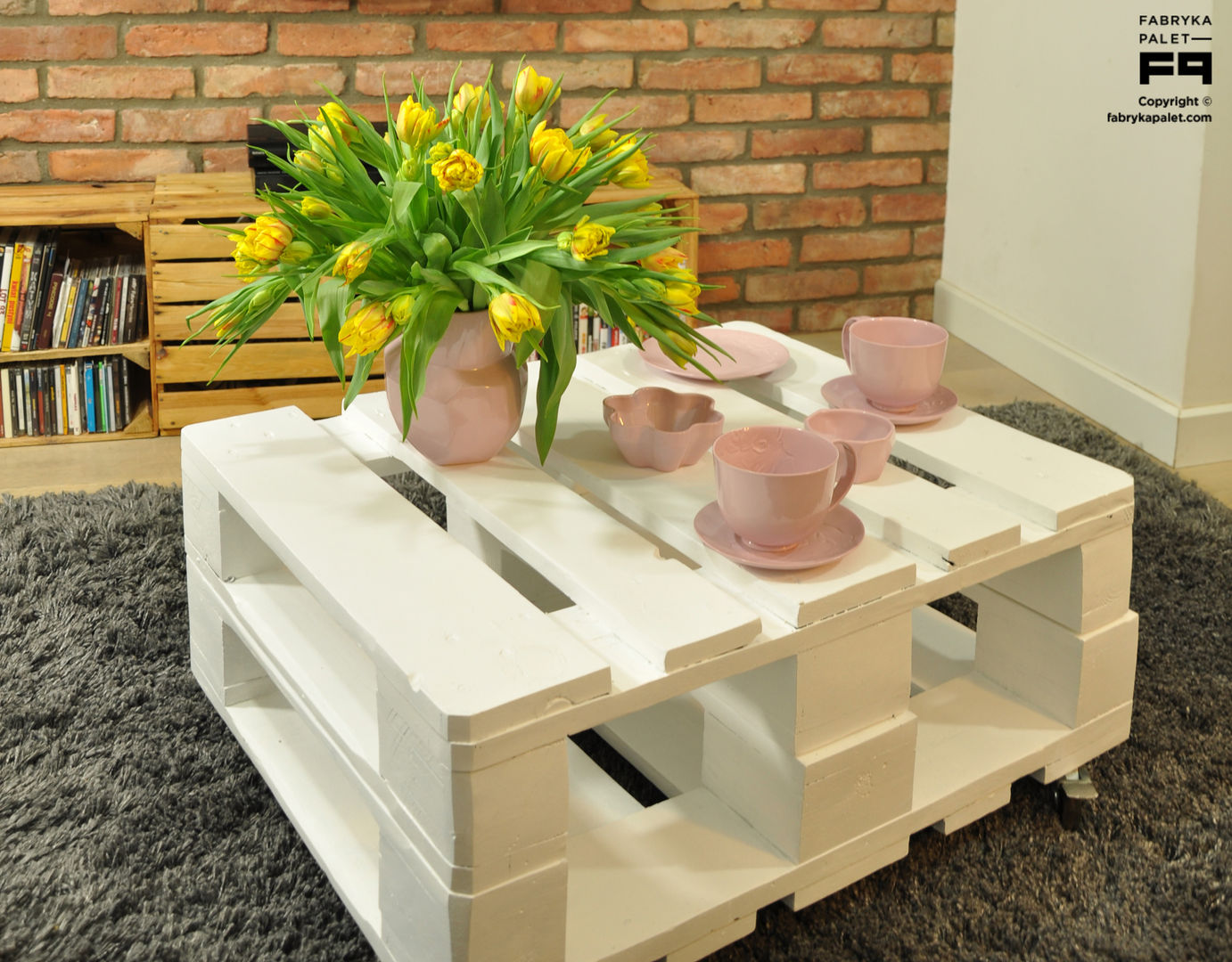 Wielkanoc na palecie, Fabryka Palet Fabryka Palet Scandinavian style living room Wood Wood effect Side tables & trays