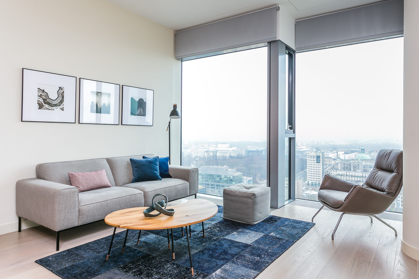 Apartament w Warszawie/Cosmopolitan, Michał Młynarczyk Fotograf Wnętrz Michał Młynarczyk Fotograf Wnętrz Ruang Keluarga Modern