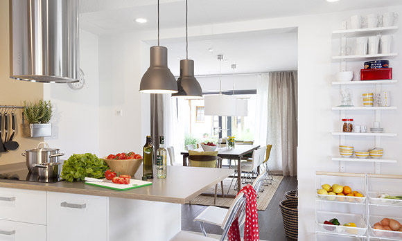 YOUNG FAMILY HOME, SchwörerHaus SchwörerHaus Modern kitchen Bench tops