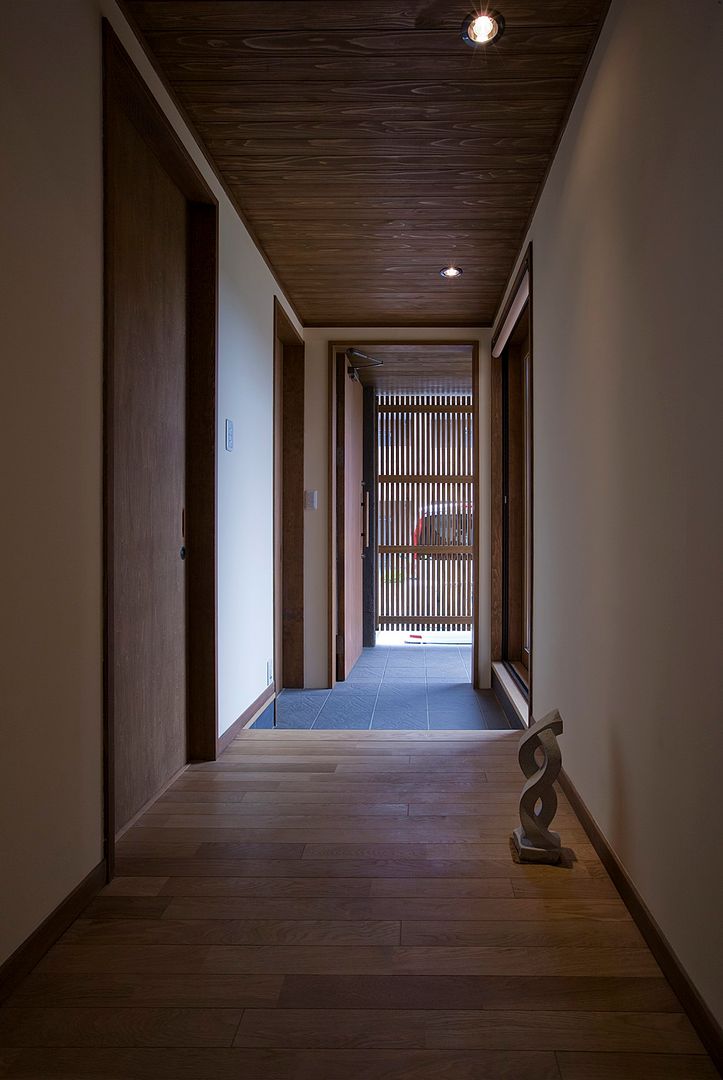 棟高の家, ATELIER N ATELIER N Eclectic style corridor, hallway & stairs