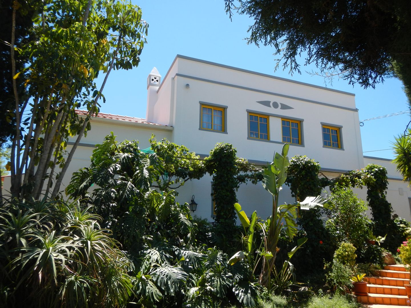 Painting: Exterior & Façades RenoBuild Algarve Casas mediterráneas