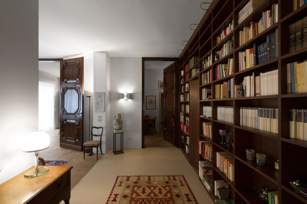 HHR | historical apartment restyling, Atelierzero Atelierzero Couloir, entrée, escaliers classiques