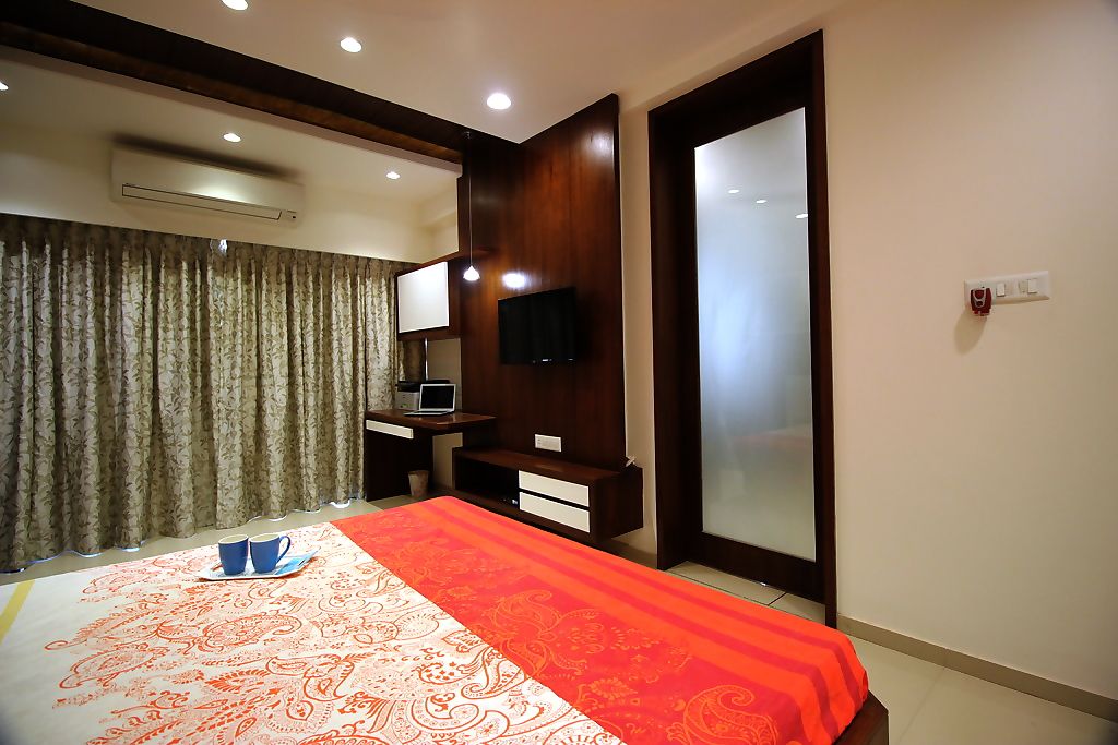 atman and helees flat, studio 7 designs studio 7 designs Dormitorios de estilo asiático Accesorios y decoración