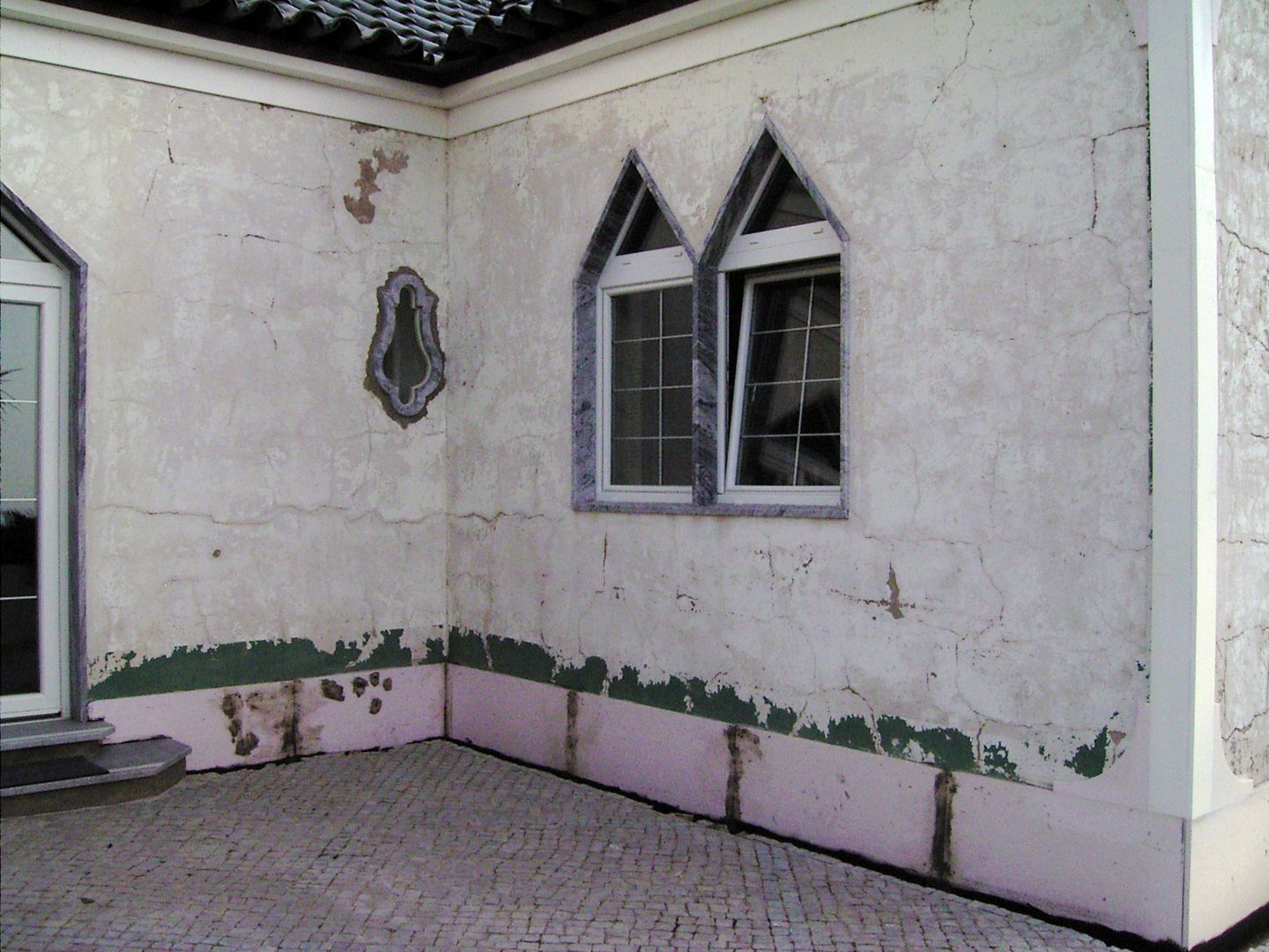 Facade Renovation / Repairing Cracks RenoBuild Algarve Mediterranean style house
