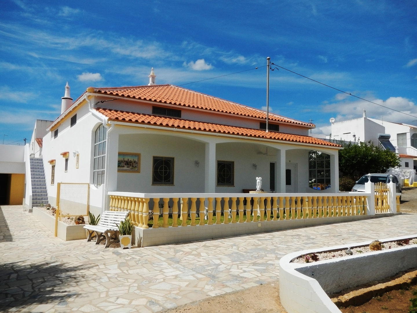 Facade Renovation / Repairing Cracks RenoBuild Algarve Mediterranean style house