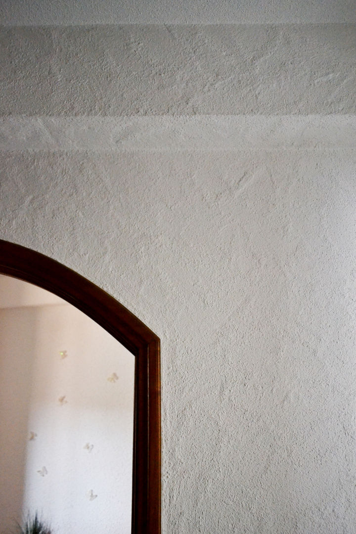 Decorative Plasters / Decorative Finishes RenoBuild Algarve ラスティックデザインの リビング