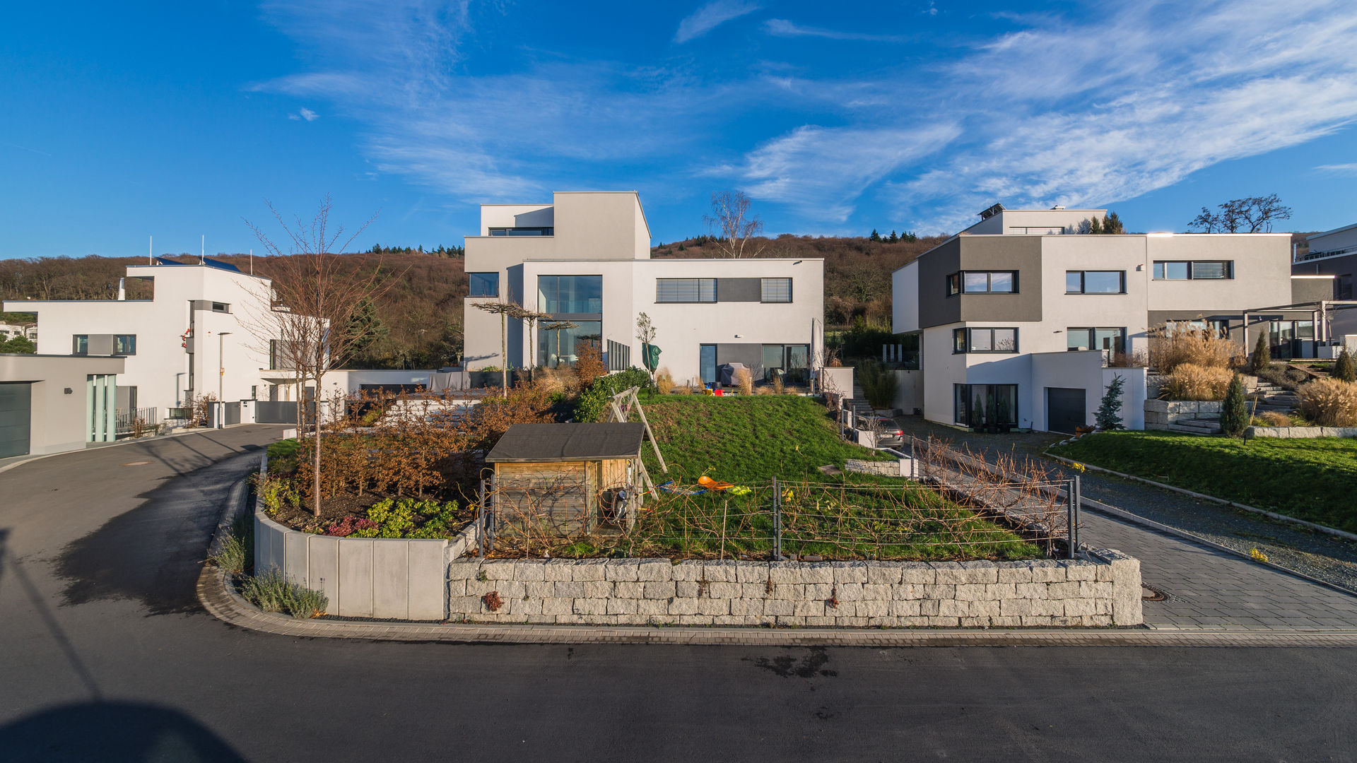 Individuelles Doppelhaus an der Bergstraße, Helwig Haus und Raum Planungs GmbH Helwig Haus und Raum Planungs GmbH Case in stile minimalista