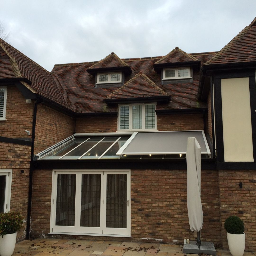 External Roof Blind Installation in Brentwood, Essex. homify شبابيك external,roof,blinds,window,door,outdoors,garden,shading,conservatory,skylight,glazing,Blinds & shutters