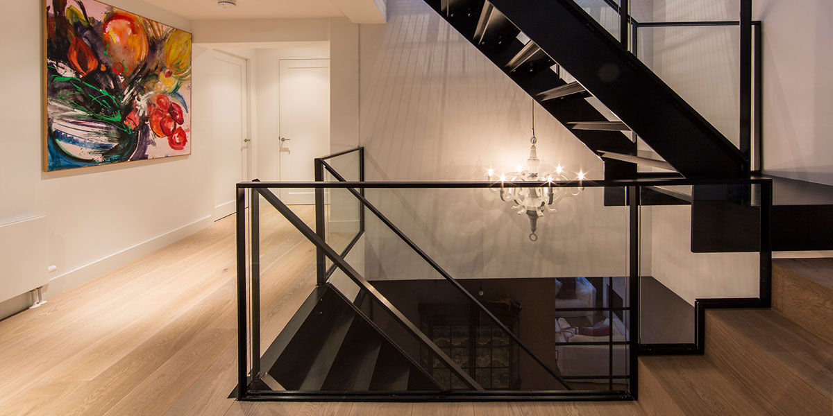 RENOVATIE APPARTEMENT AMSTERDAM, DENOLDERVLEUGELS Architects & Associates DENOLDERVLEUGELS Architects & Associates Classic style corridor, hallway and stairs