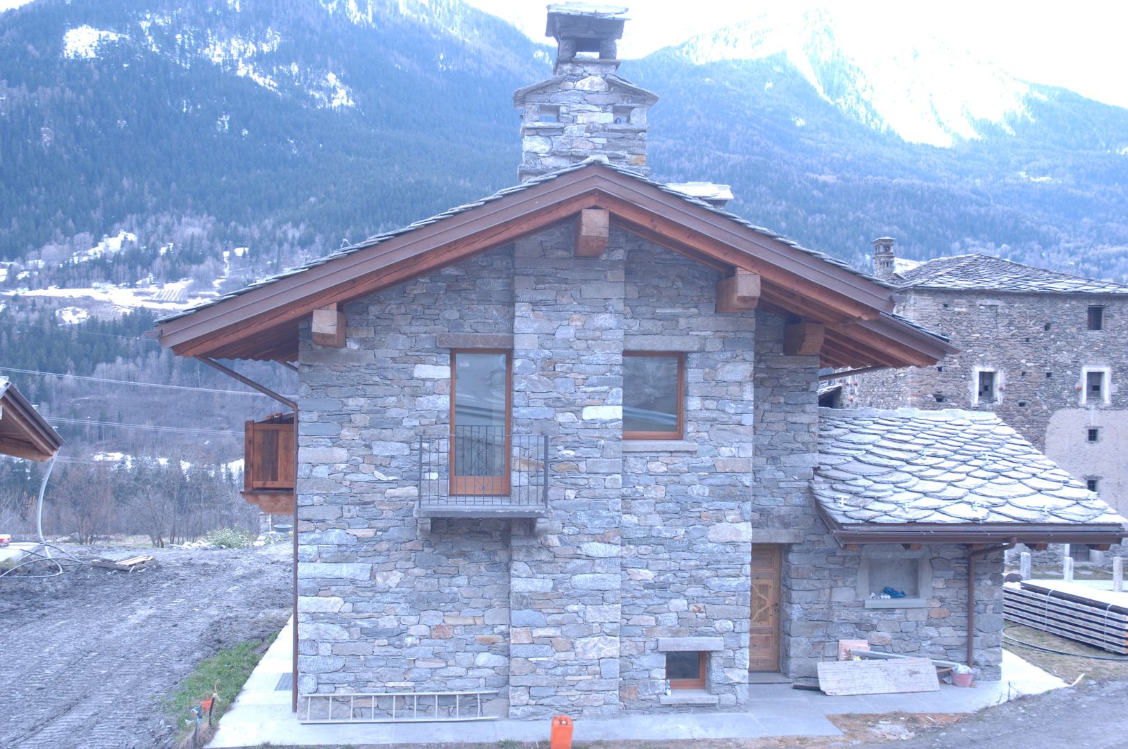 Case di montagna , Sangineto s.r.l Sangineto s.r.l Casas de estilo rústico Piedra