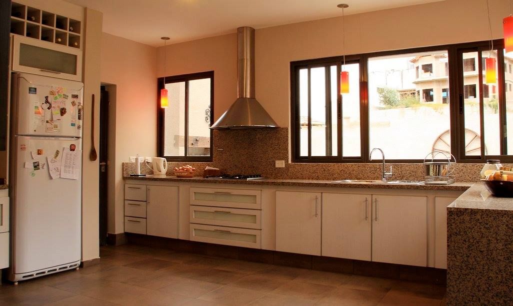 f, renziravelo renziravelo Classic style kitchen