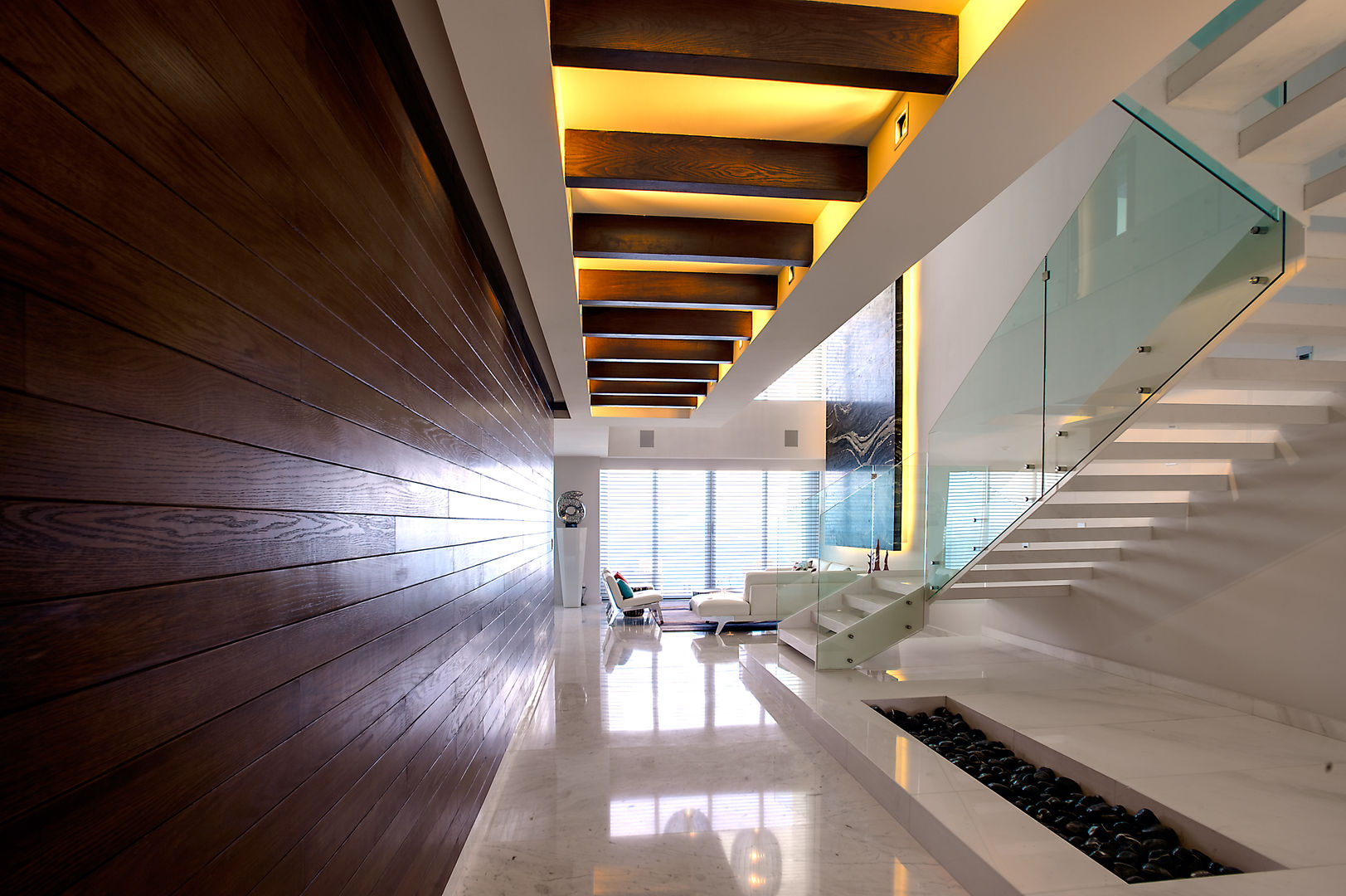 Pent-house LAHIA, Art.chitecture, Taller de Arquitectura e Interiorismo 📍 Cancún, México. Art.chitecture, Taller de Arquitectura e Interiorismo 📍 Cancún, México. Modern corridor, hallway & stairs