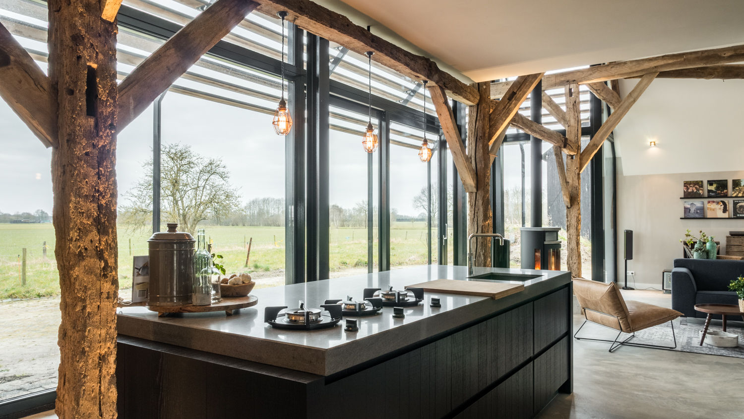 De droom van vintage & natuur in prachtige combinatie: een woonboerderij om van te dromen, van Os Architecten van Os Architecten